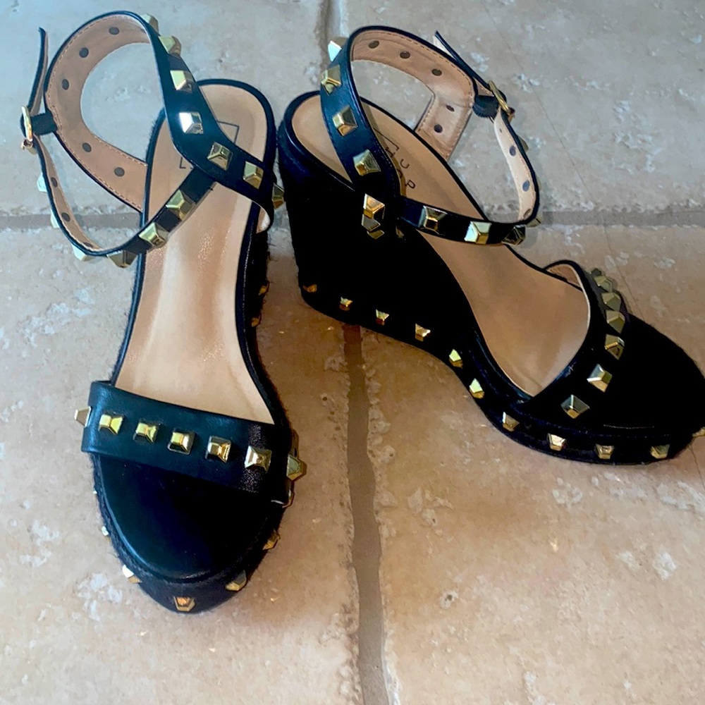 New! Stud Wedges